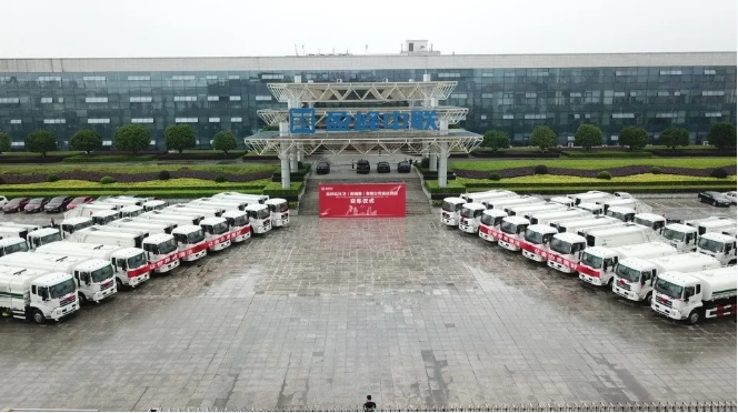 盈峰環(huán)境批量環(huán)衛(wèi)裝備發(fā)往柬埔寨，助力“一帶一路”建設(shè)